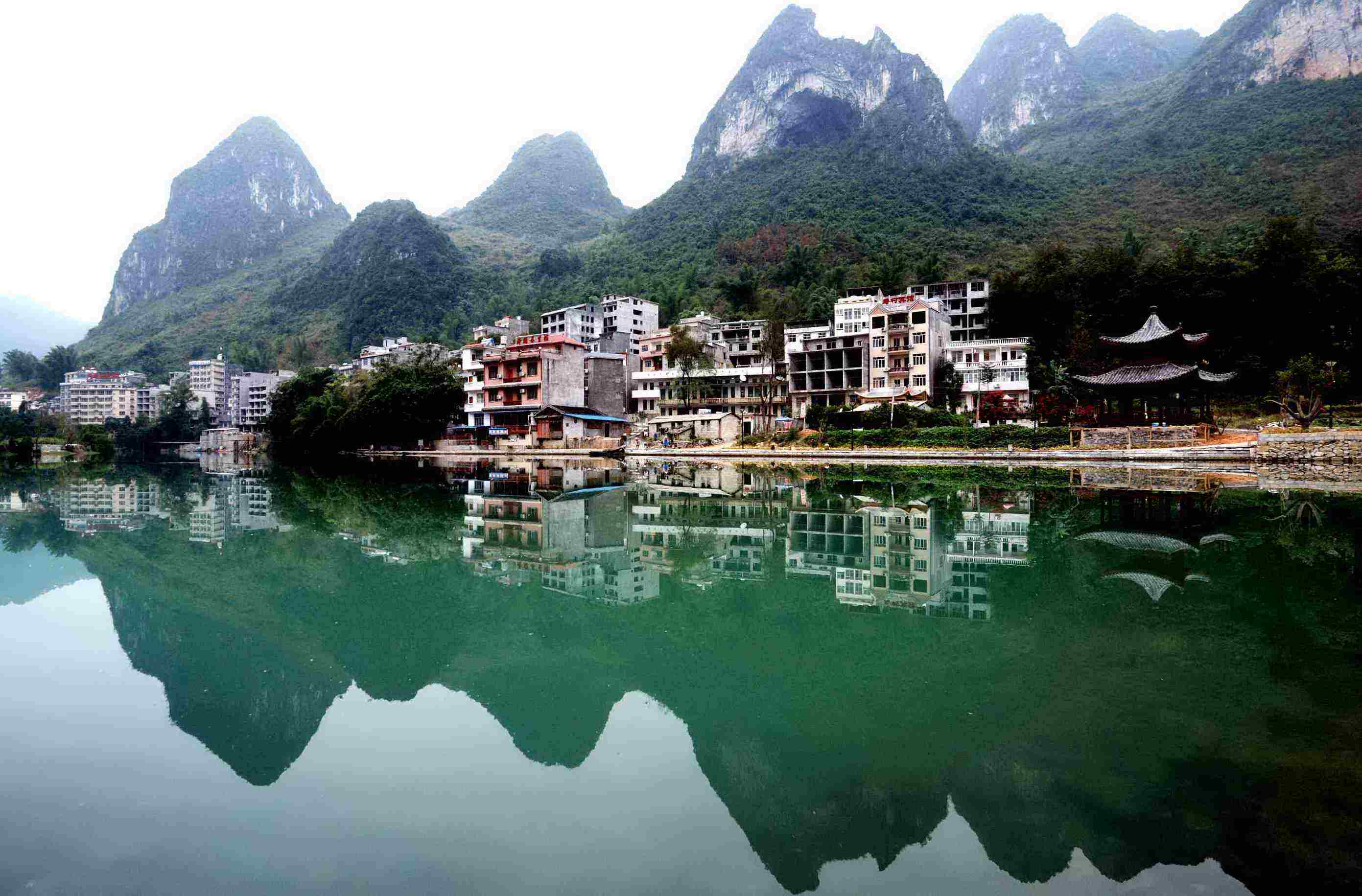 巴马百魔洞网提供:广西巴马百魔洞养生,百魔洞旅游,广西巴马长寿村