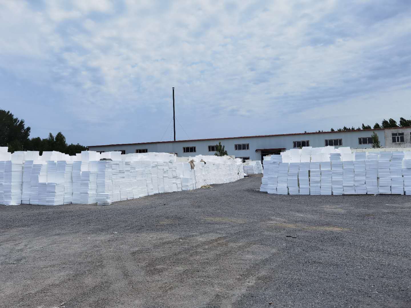 主要生产,苯板,真金板,苯板胶,挤塑板.