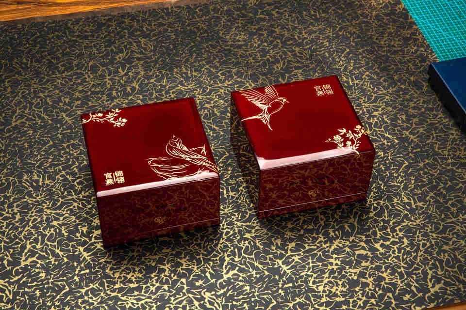 Guan Yan Jin Ling Lacquer box