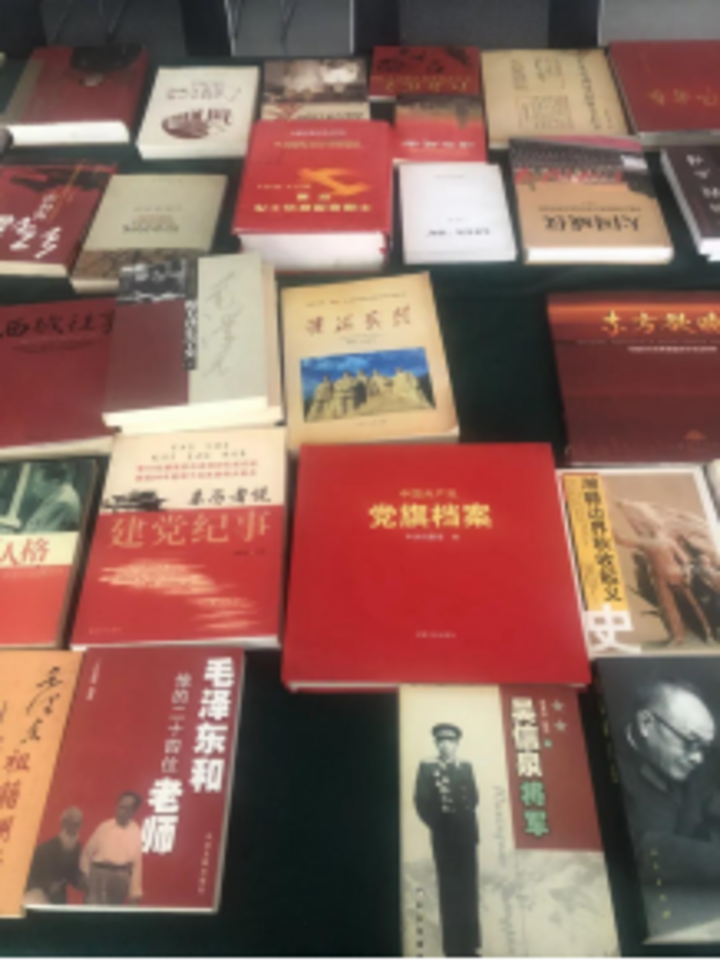北京荣唐连环画博物馆阅览室小TIPS ——阅览室书籍新增！！！！海量红色书刊长期“入驻”