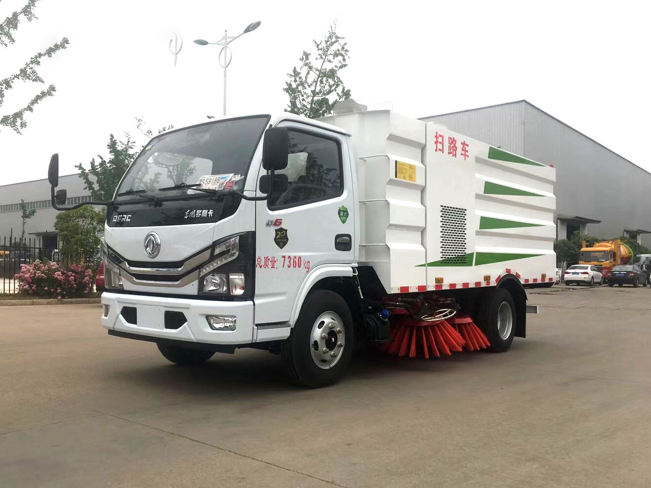 東風小多利卡掃路車