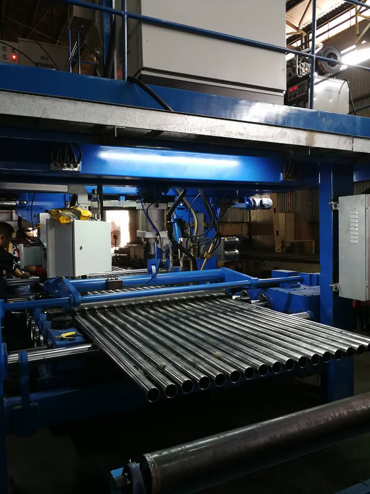 Membrane pipe-panel welding machine